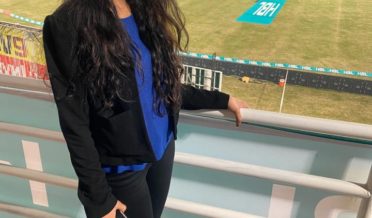 sach tv ki khatoon anchor mistafa