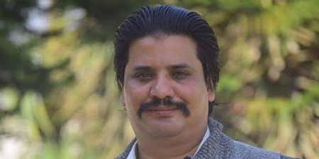 peshawar mein sahafi ka qaatil pakra gya