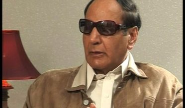 media se mahaaz aarain munaasib nahi