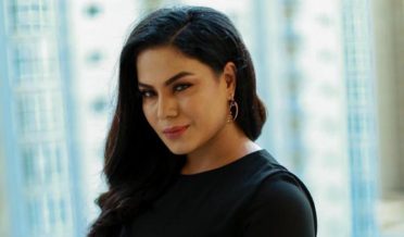 veena malik ne nafsiyaat mein taleem mukammal karli