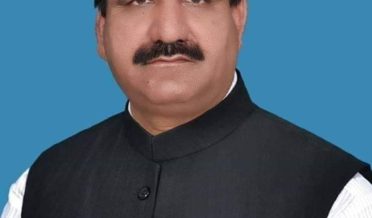 chitral mein haadsa senior sahafi ahl e khaana samait jaan bahaq