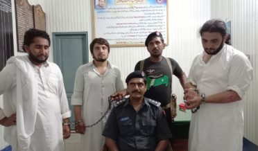 sahafi par tashaddud karne wale teen mulzimaan giraftaar