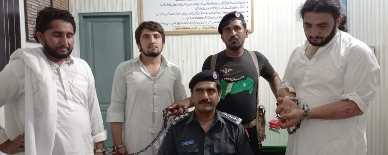 sahafi par tashaddud karne wale teen mulzimaan giraftaar