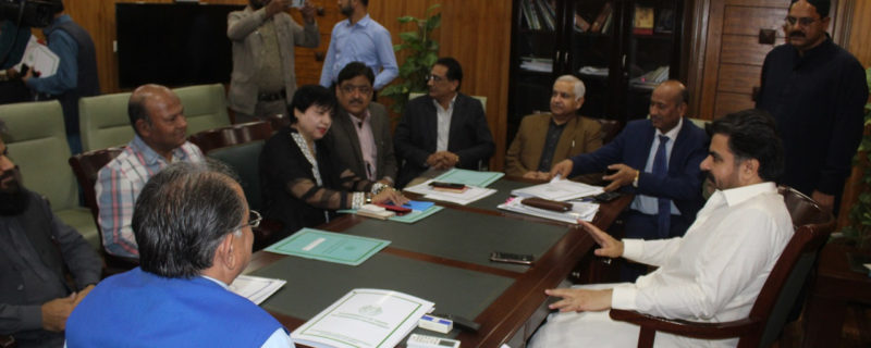 desk par kaam karne walo ke accreditation kyun nahi ban rahe