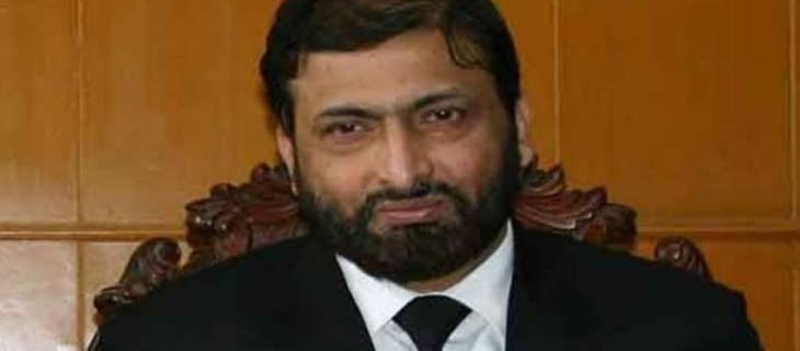 facebook instagram twitter ke bagher taraqqi nahi kar sakta