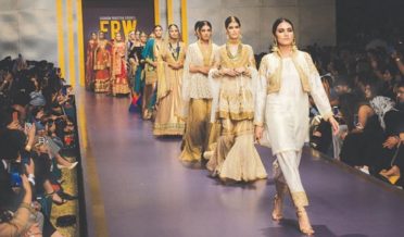 fashion pakistan week agle saal tak multawi