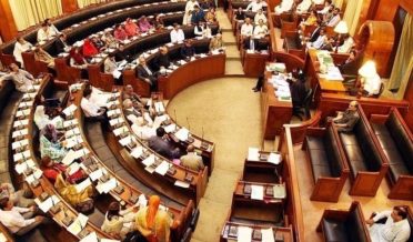 peca bill ke khilaaf sindh assembly mein saahafion ka aahtejaj