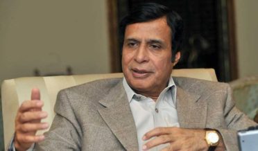 media ko ishteharaat dene par parvez elahi ke khilaf inquiry