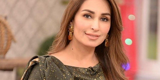 adakara reema khan par dhoka dahi ka case