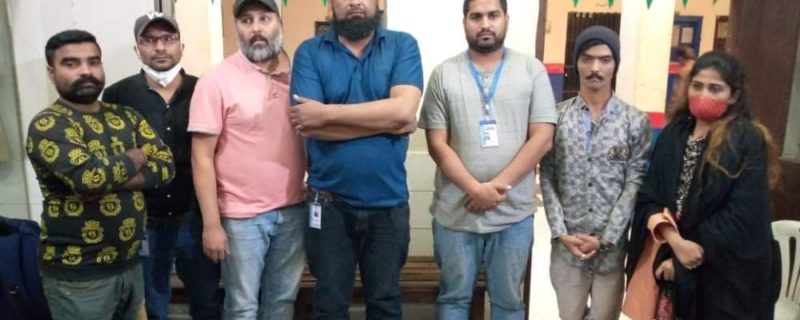 police ne 7 bhatta khor jaali sahafi giraftar karliye