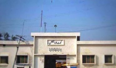 do biwio ke sahafi shohar ki khudkushi