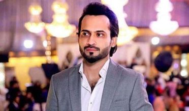 waqar zaka ke khilaaf aik saal baad chalaan jama