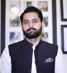 jibran nasir ki sahafi ke khilaf toheen e adalat ki darkhuast