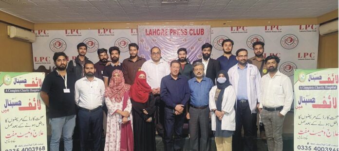 press club mein free medical o eye camp ka ineqad