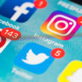jaali asar o sokh social media ki tasweeri dhons