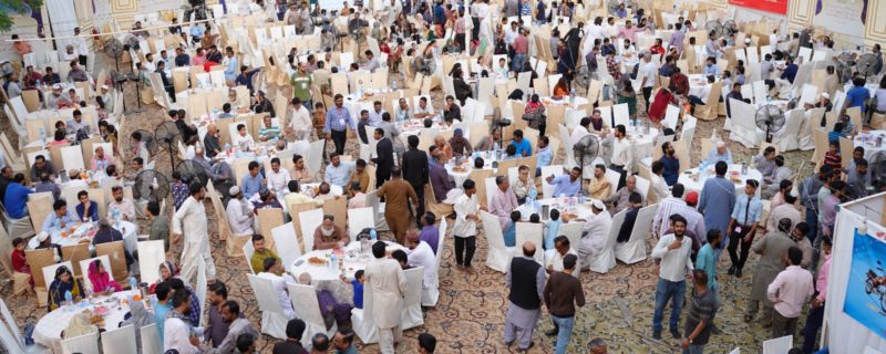 kuj dastoor ka sahafion keliye iftar dinner ka ehtemaam