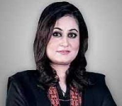 khatoon anchor taweel arsay baad phir screen par wapis