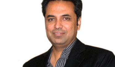 talat hussain or siddique jan mein lafzi gola bari