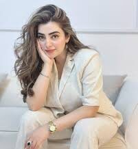 sathi adakaraeon ke sath kaam ka tajarba bura rh