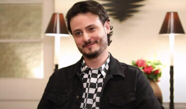 showbiz khawateen ko zyada muawza milta hai