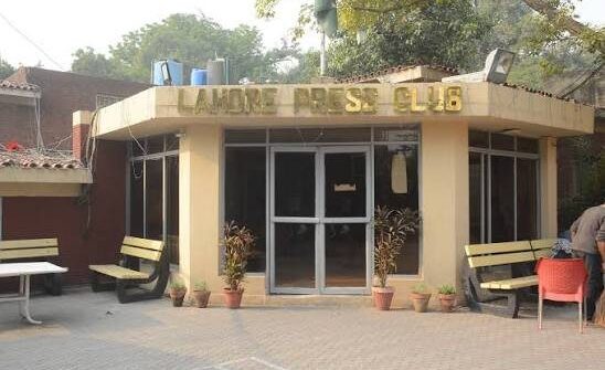 خاتون صحافی کی گاڑی چوری کرنے والے پکڑے نہ جاسکے۔۔۔