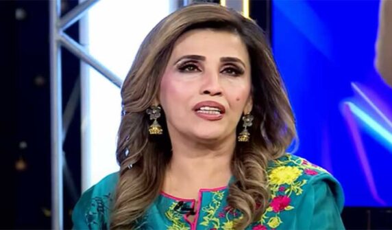 معروف گلوکارہ حمیراچنا کی گاڑی کراچی میں چوری۔۔۔۔