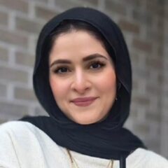 سابق اداکارہ مٗردوں کو غسل دینے لگیں۔۔۔