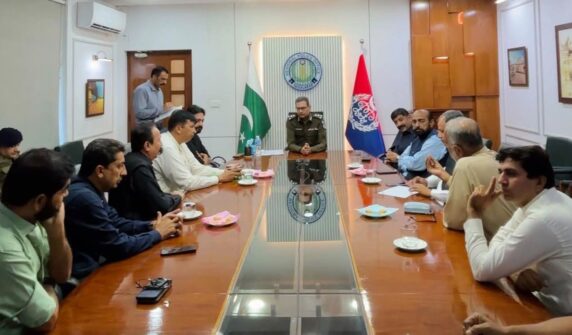 صحافی کے خلاف جھوٹا مقدمہ، انکوائری کمیٹی بنادی گئی۔۔۔