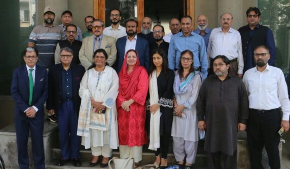 سرکاری اشتہارات کے نرخ بڑھائے جائیں، اے پی این ایس۔۔۔