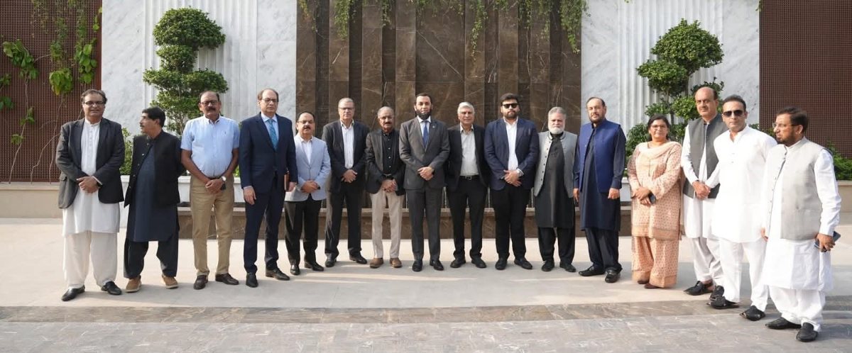 سی پی این ای کے اعزاز میں وزیر اطلاعات کی جانب سے ظہرانہ۔۔