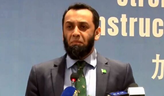 سینئر صحافی اور وفاقی وزیراطلاعات میں صلح ہوگئی۔۔