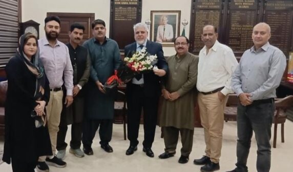 وزیرریلوے سے صحافیوں کی سفری رعایت بحالی کا مطالبہ۔۔۔۔