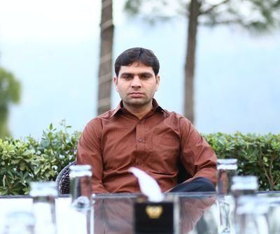 زبردستی انٹرویو کسی صحافی کا حق نہیں۔۔۔