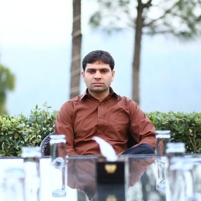 زبردستی انٹرویو کسی صحافی کا حق نہیں۔۔۔